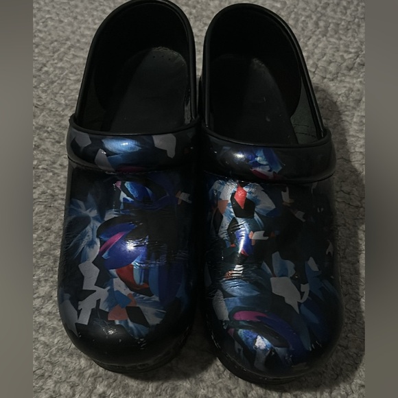 Dansko Clogs Size 38 - Picture 1 of 5